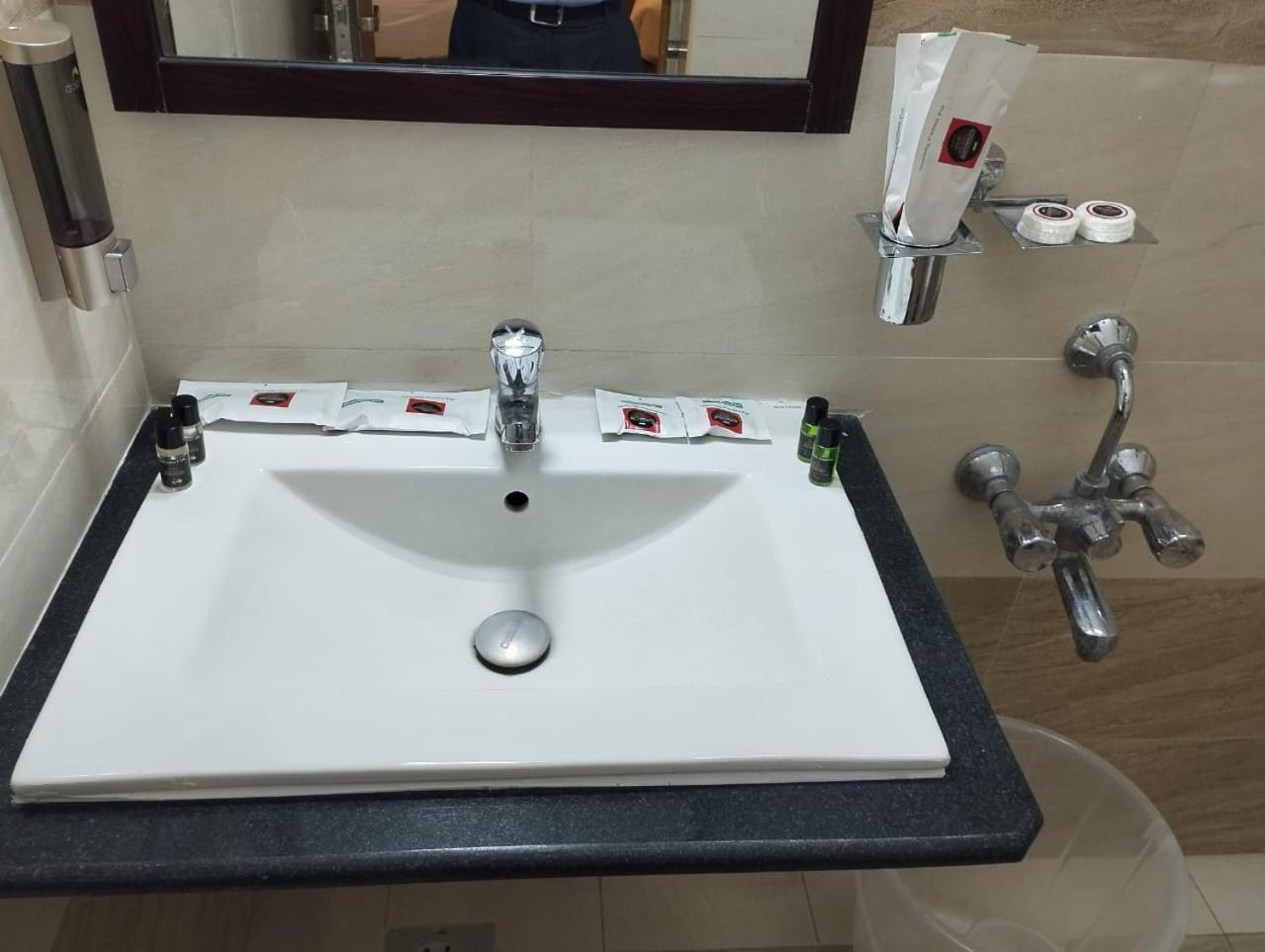 Hotel Annai Residency à Vellore Extérieur photo