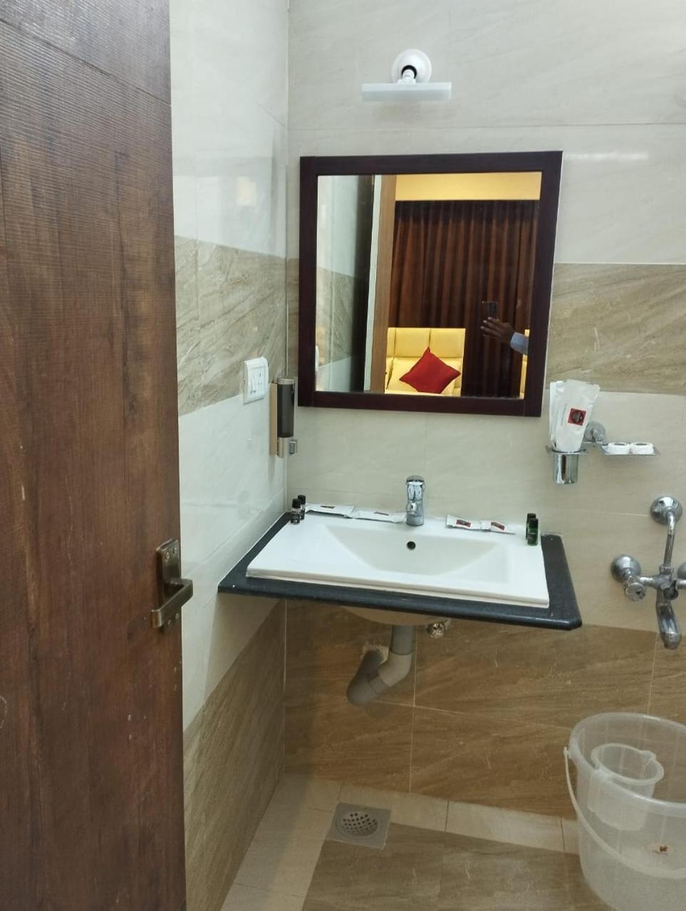 Hotel Annai Residency à Vellore Extérieur photo