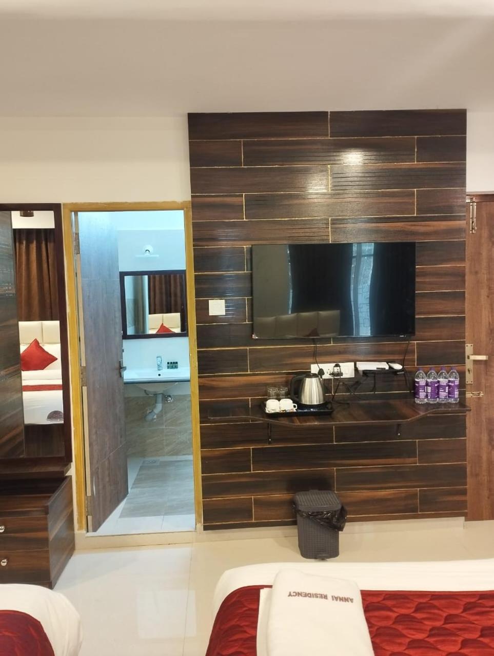 Hotel Annai Residency à Vellore Extérieur photo