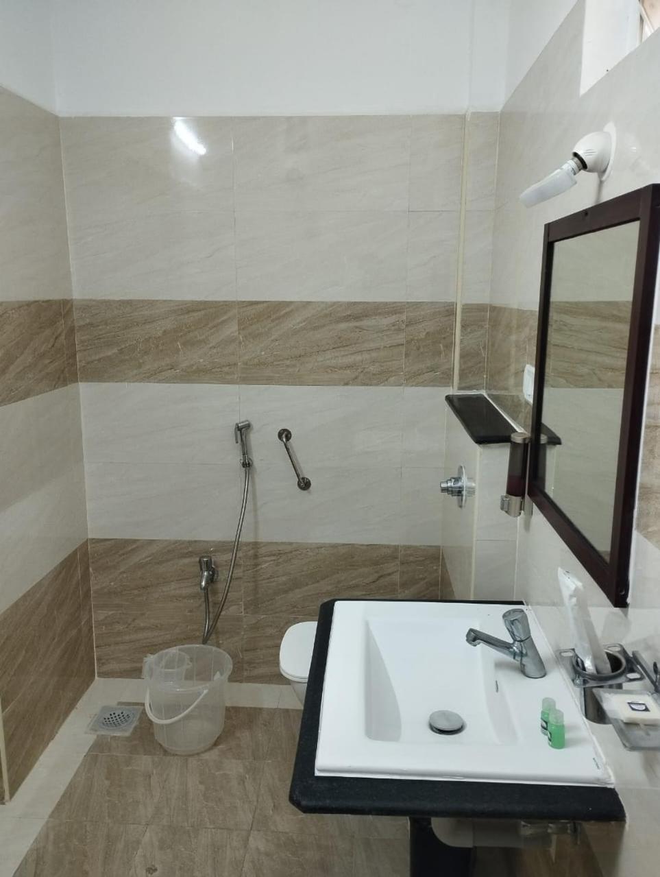 Hotel Annai Residency à Vellore Extérieur photo