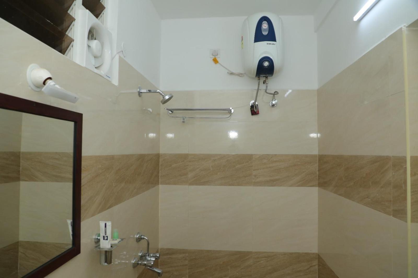Hotel Annai Residency à Vellore Extérieur photo